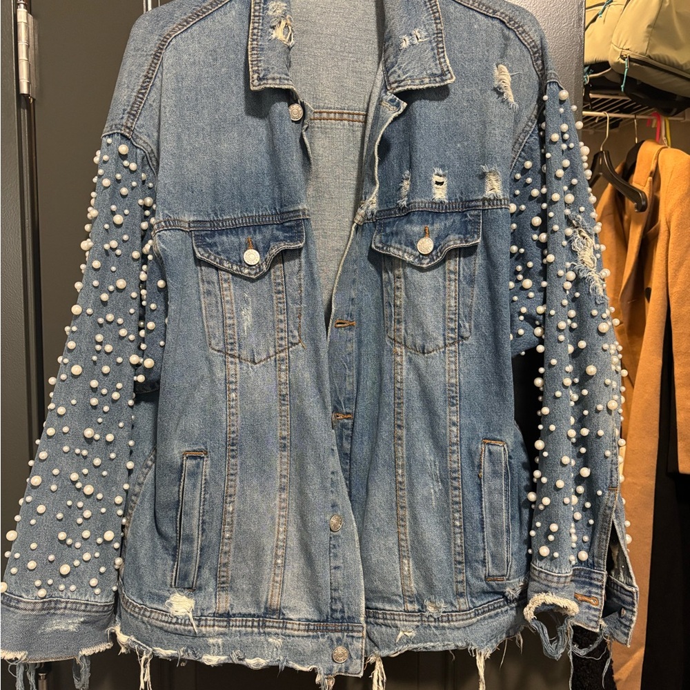 Sunset and Spring Pearl Distrssed Denim Jacket size Large